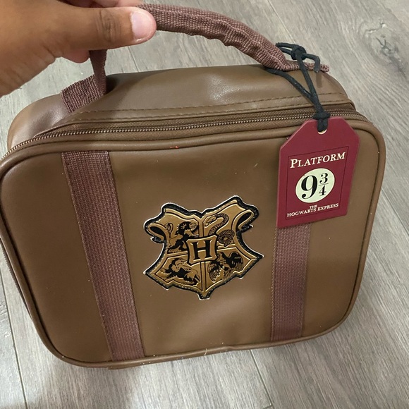 Harry Potter Hogwarts School Lunchbox - Picture 2 of 5